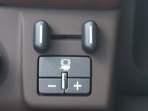Used 2015 Chevrolet Tahoe LTZ AWD/4WD image 25