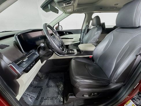 Used 2023 Kia Carnival SX Prestige image 12