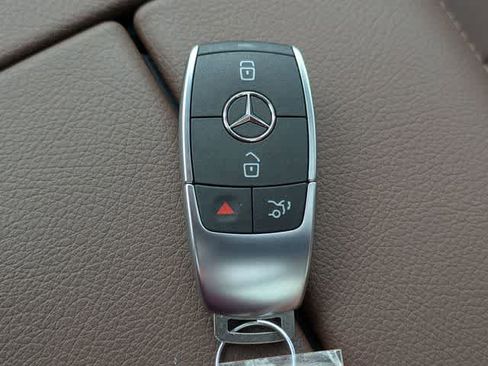 Used 2025 Mercedes-Benz GLE 350 4MATIC image 36
