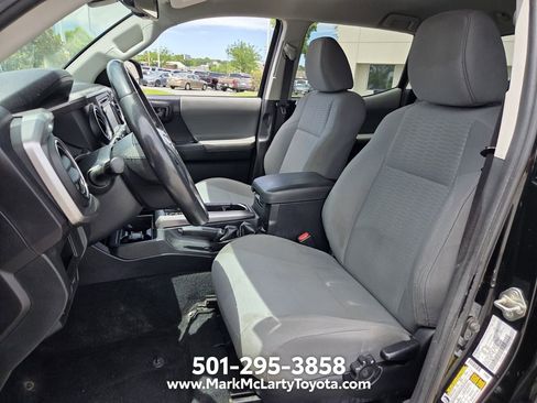 Used 2018 Toyota Tacoma SR5 RWD image 9