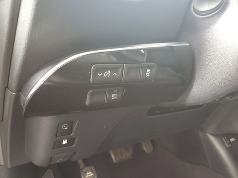 Used 2017 Toyota Prius Prime Advanced image 26