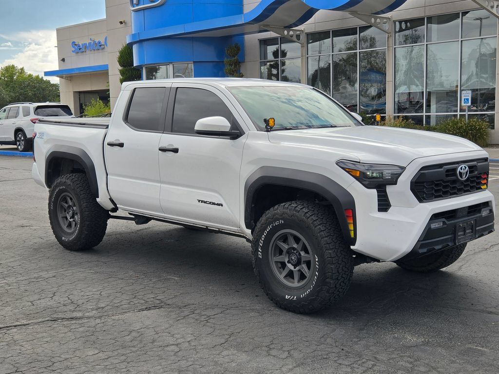 Used 2024 Toyota Tacoma TRD Off-Road AWD/4WD image 1