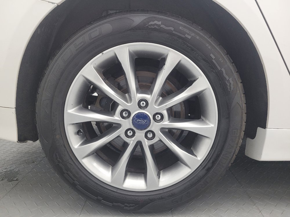 Used 2017 Ford Fusion SE w/ Fusion SE Technology Package FWD image 31