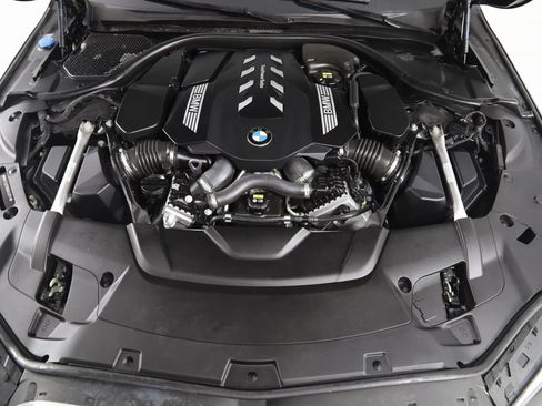 Used 2022 BMW 750i xDrive w/ M Sport Package image 69