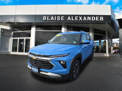 Used 2024 Chevrolet TrailBlazer LT w/ Driver Confidence Package AWD/4WD image 9