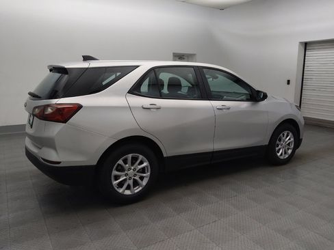 Used 2021 Chevrolet Equinox LS image 10