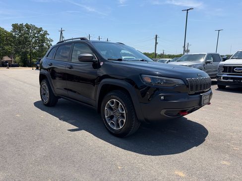 Used 2021 Jeep Cherokee Trailhawk AWD/4WD image 2