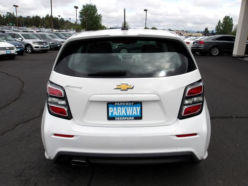 Used 2020 Chevrolet Sonic LT image 4