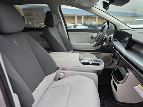 New 2026 Hyundai Ioniq 9 SE image 15
