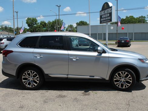 Used 2017 Mitsubishi Outlander SEL FWD image 6