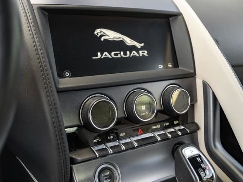 Used 2020 Jaguar F-TYPE Coupe image 36