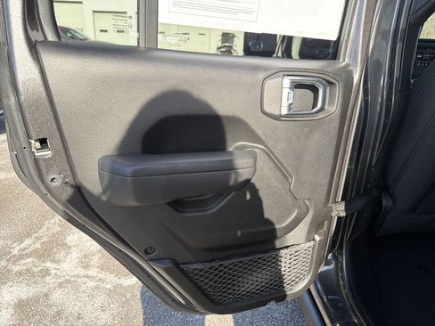 Used 2023 Jeep Wrangler Unlimited w/ Cold Weather Group image 13