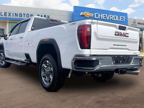 Used 2025 GMC Sierra 3500 SLT w/ SLT Premium Package image 3