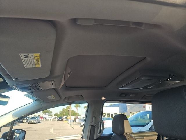 Used 2018 Honda Odyssey Elite image 11