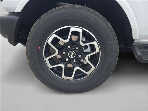 New 2026 Ford Bronco Outer Banks image 10