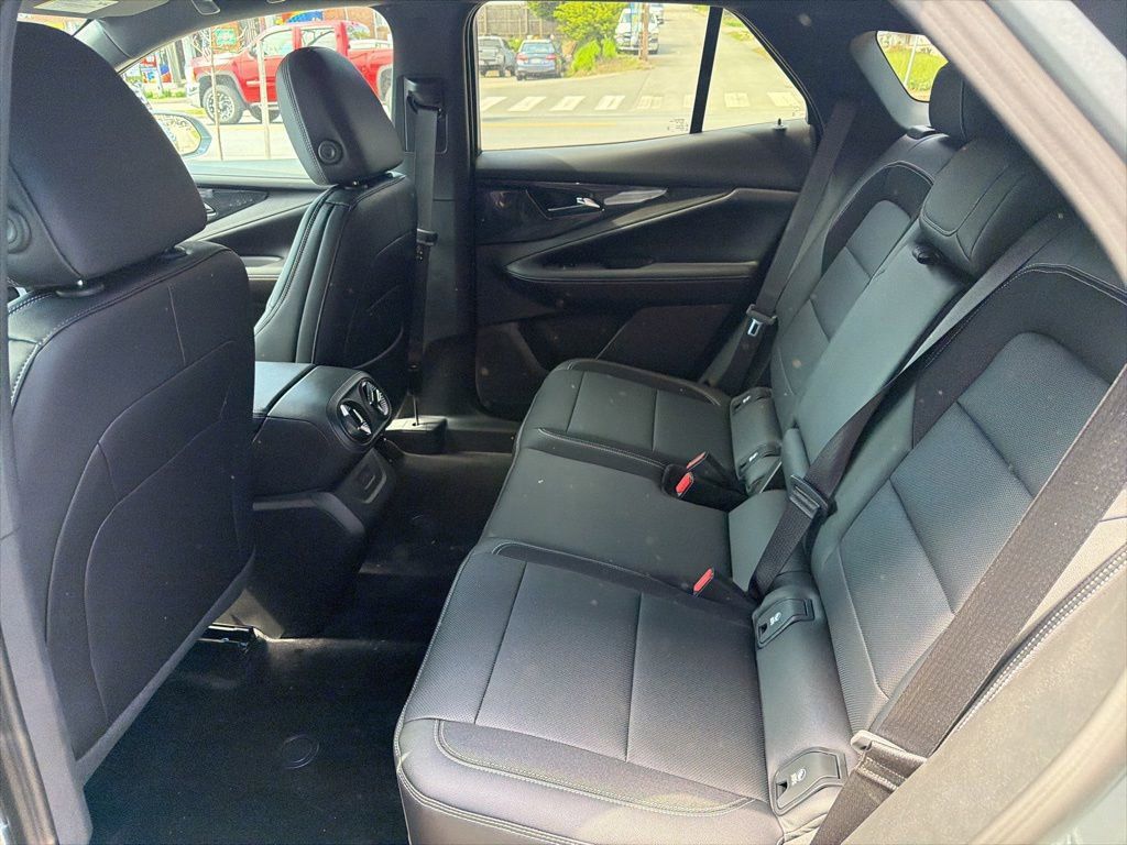 New 2025 Chevrolet Blazer EV LT AWD/4WD image 18