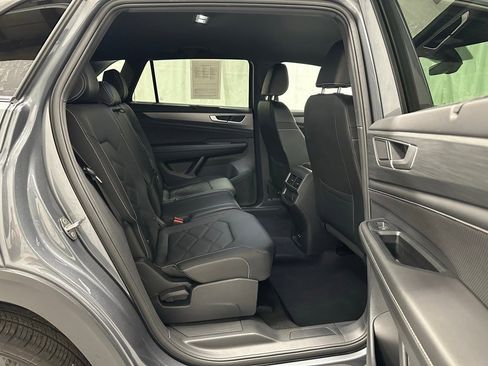 Used 2025 Volkswagen Atlas Cross Sport SE image 54