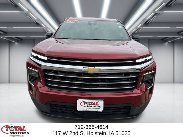 Used 2025 Chevrolet Traverse LT AWD/4WD image 3