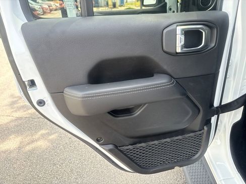 Used 2022 Jeep Wrangler 4WD Unlimited Sahara 4xe image 45