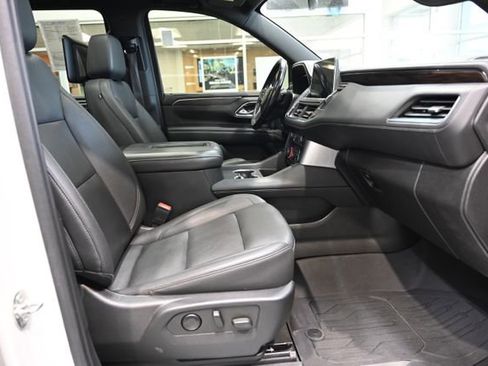 Used 2022 Chevrolet Suburban Z71 w/ Luxury Package AWD/4WD image 13