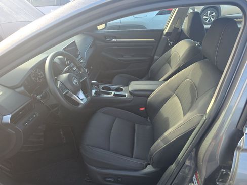 Used 2022 Nissan Altima 2.5 SV FWD image 7