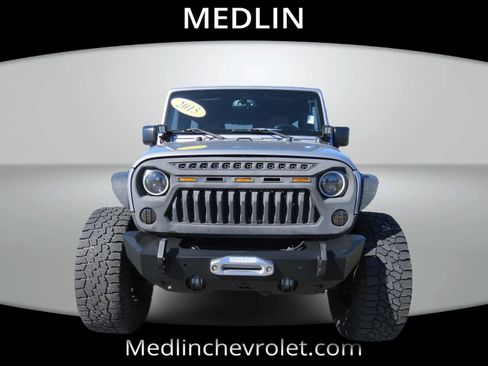 Used 2015 Jeep Wrangler Unlimited Rubicon w/ Connectivity Group image 4