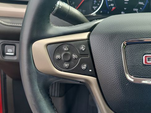 Used 2023 GMC Acadia Denali w/ Denali Ultimate Package AWD/4WD image 23