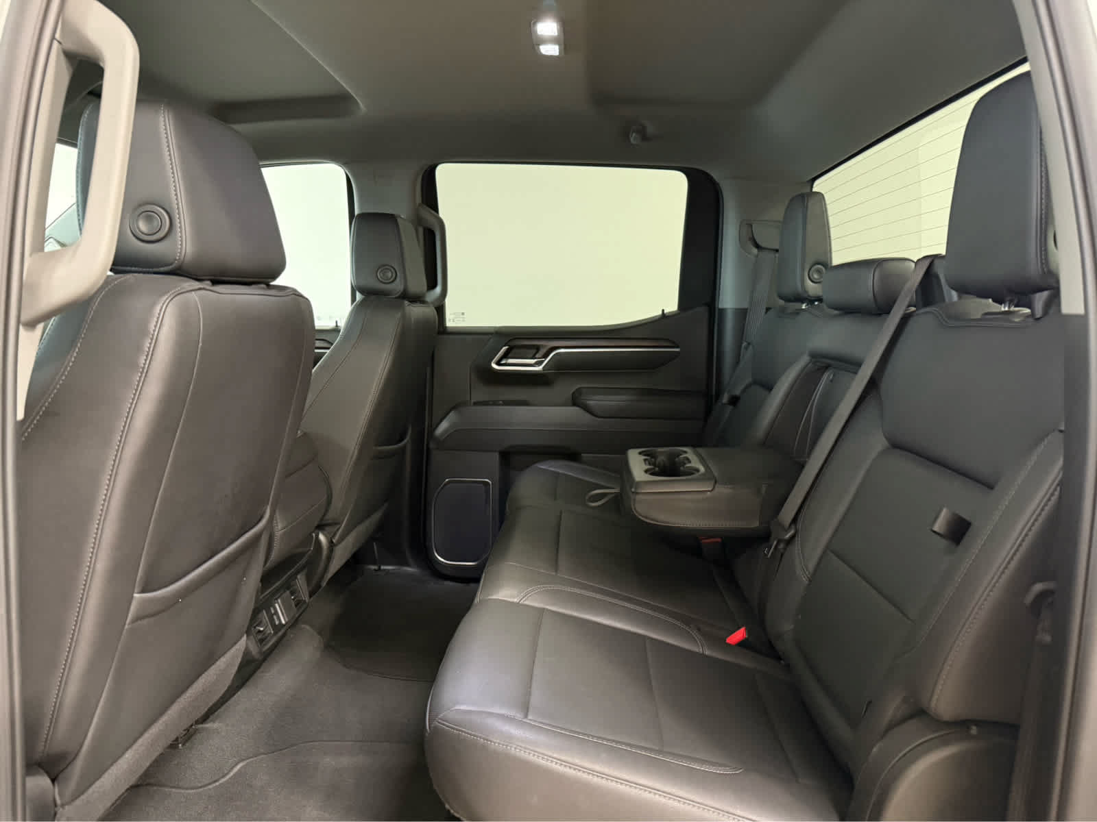 Used 2025 GMC Sierra 1500 SLT AWD/4WD image 15