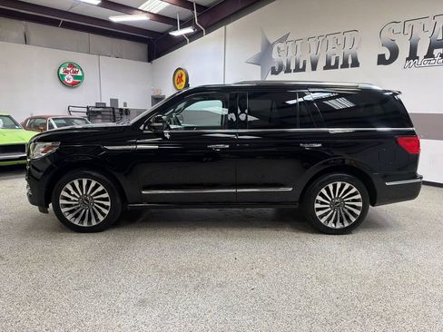 Used 2018 Lincoln Navigator Reserve w/ Technology Package AWD/4WD image 3
