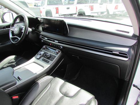 Used 2025 Hyundai Palisade SEL FWD image 18