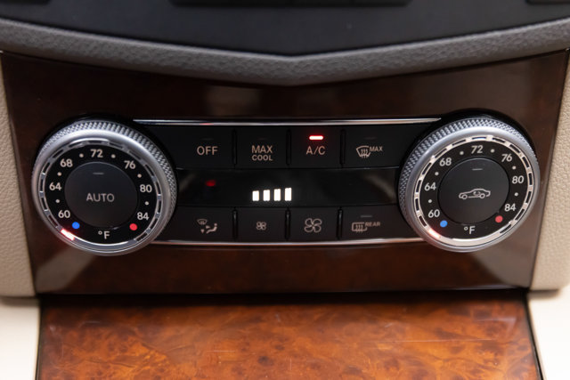Used 2011 Mercedes-Benz C 300 4MATIC Sedan image 83
