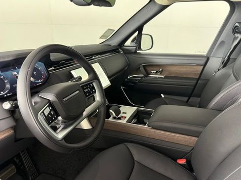 New 2025 Land Rover Range Rover SE image 17