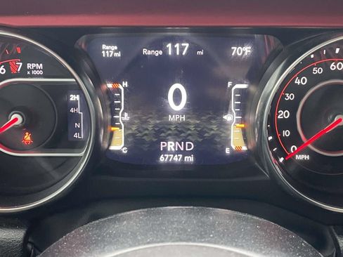 Used 2022 Jeep Gladiator Rubicon w/ Cold Weather Group AWD/4WD image 25