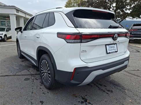 New 2025 Volkswagen Tiguan S image 8