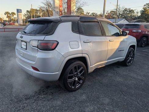 Used 2025 Jeep Compass Limited w/ High Altitude Package image 4