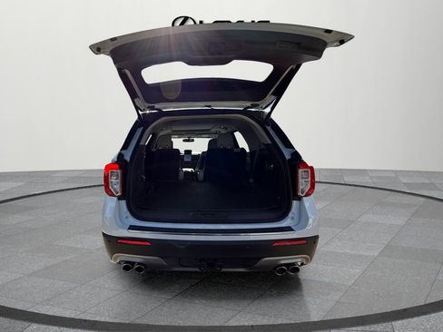 Used 2020 Ford Explorer Platinum w/ Premium Technology Package image 17