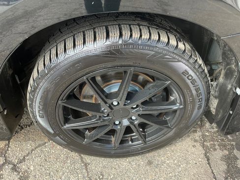 Used 2009 Pontiac Vibe GT image 24