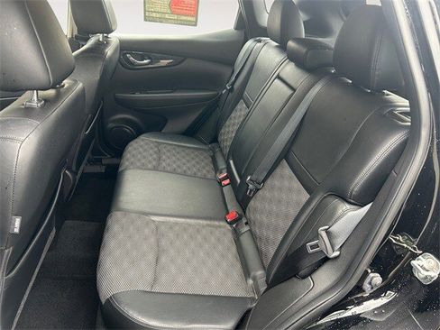 Certified 2022 Nissan Rogue Sport SV w/ Technology Package image 13