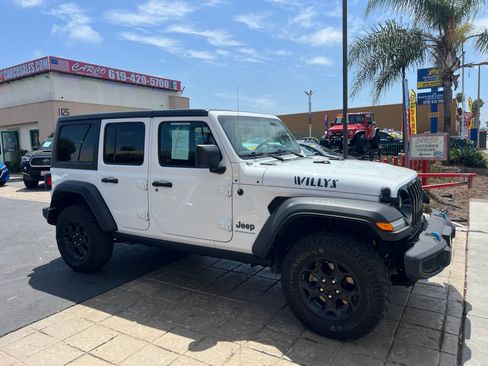 Used 2023 Jeep Wrangler Unlimited w/ Convenience Group AWD/4WD image 9