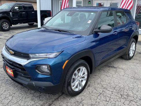 Used 2021 Chevrolet TrailBlazer LS image 3