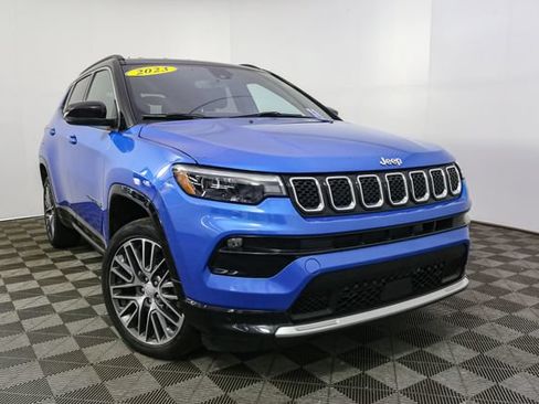 Used 2023 Jeep Compass Limited w/ Elite Group AWD/4WD image 3
