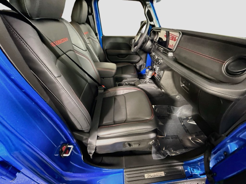 Used 2025 Jeep Wrangler Unlimited Rubicon AWD/4WD image 30