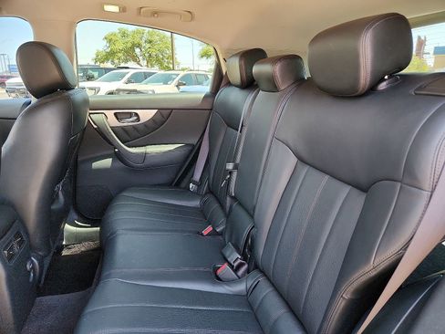 Used 2017 INFINITI QX70 AWD image 11
