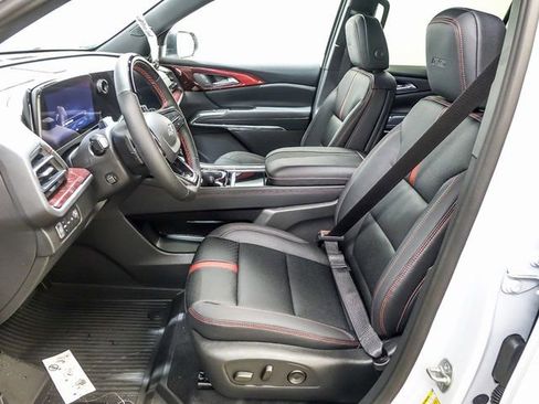 New 2026 Chevrolet Traverse RS w/ LPO, Floor Liner Package image 8