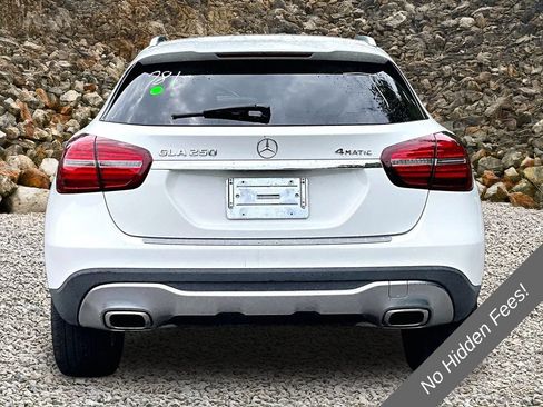 Used 2019 Mercedes-Benz GLA 250 4MATIC w/ Premium Package image 4