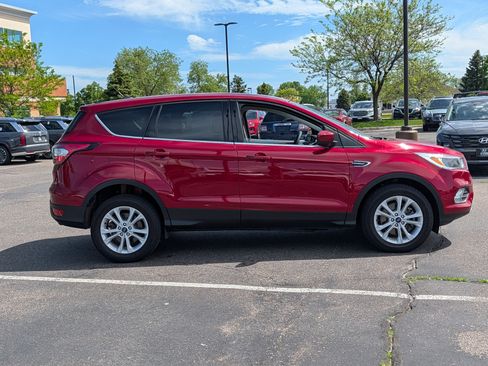 Used 2017 Ford Escape SE w/ SE Cold Weather Package AWD/4WD image 6