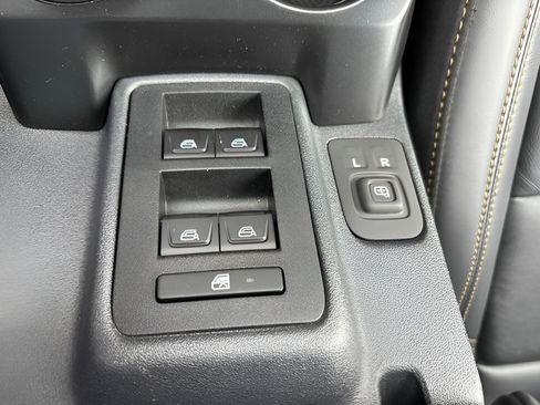 Used 2025 Ford Bronco Badlands AWD/4WD image 18