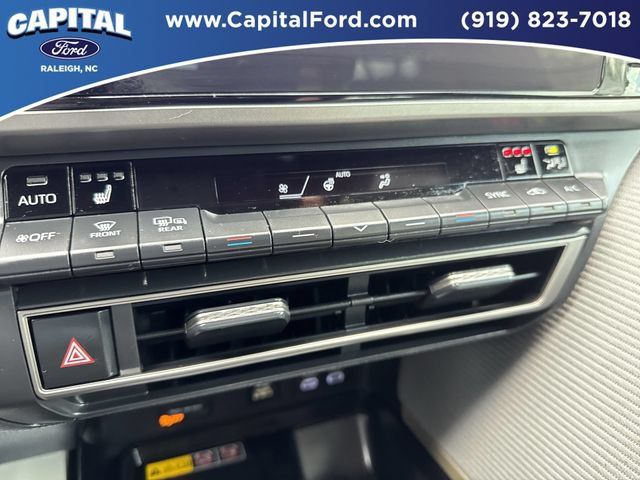 Used 2025 Toyota Camry SE w/ Convenience Package FWD image 29