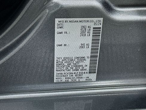 Used 2024 Nissan Altima 2.5 SR FWD image 12