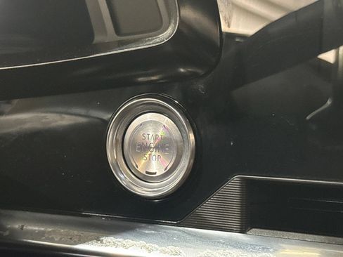 Used 2021 Chevrolet Corvette Stingray Coupe w/ Engine Appearance Package RWD image 27